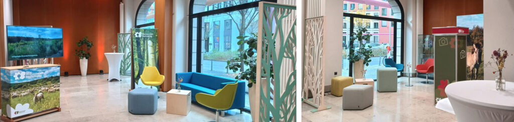 Eventausstattung für eine temporäre Lounge. Man sieht zwei Fotos mit Sitzmöbeln in blau, rot und gelb sowie passenden Pastelltönen. Dazu eine Fotobox, Naturmotive auf Bildschirm und Tresen sowie Raumteiler mit Aststrukturen.