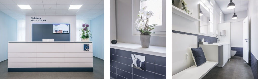 Ein Dreierbild, das die gestalterische Verbindung zwischen Empfang und Besucher-WC zeigt. Das Farbschema ist überall Weiß und Dunkelblau. Das Gäste-WC hat eine moderne weiße Sitzbank, die in den Waschtisch übergeht.