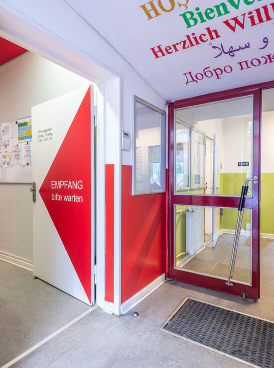 Auffällige Farbe im Eingangsbereich