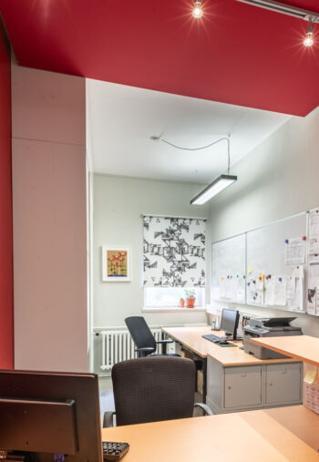 Empfang mit separatem Arbeitsplatz