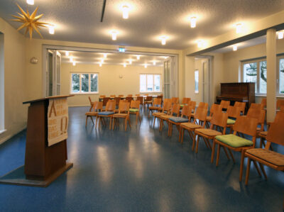 Gemeindesaalgestaltung in Berlin, geplant von raumdeuter, Innenarchitekt in Berlin