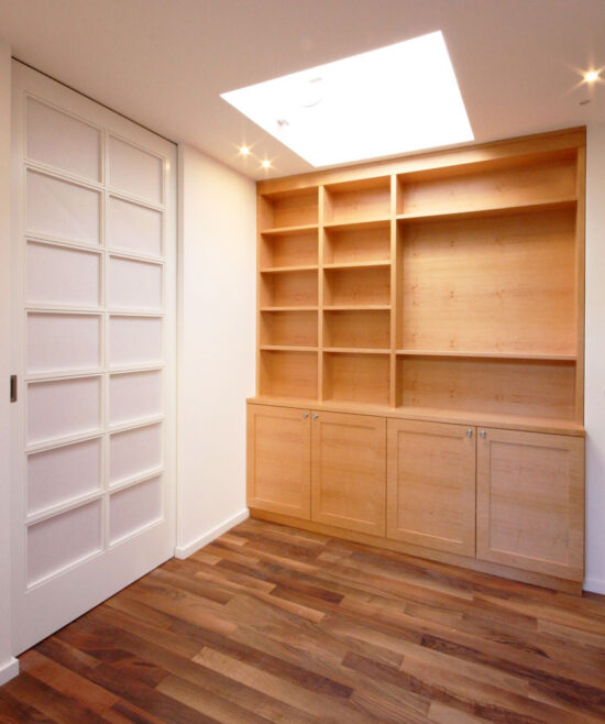 Einbauschrank im Flur, geplant von raumdeuter, Innenarchitekt in Berlin